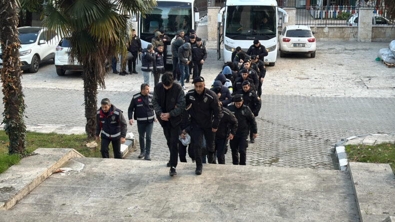 Samsun Merkezli &Ccedil;ocuk M&uuml;stehcenliği Soruşturmasında 17 Ş&uuml;pheli Adliyeye Sevk Edildi