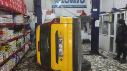 Şansın Y&uuml;z&uuml;: Bakım İ&ccedil;in Giden Taksi Hasar Aldı