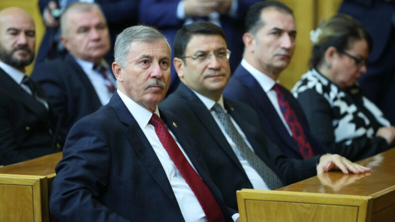 Selçuk Özdağ'dan Ulaştırma Bakanı Uraloğlu'na PTT İle İlgili Sorular