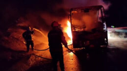 Seyir Halindeki Yolcu Otob&uuml;s&uuml; Alev Alev Yandı