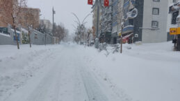 Şırnak&rsquo;ta Eğitime Kar Engeli: 2 Ocak'ta Okullar Tatil