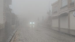 Sis Kenti Yuttu, Tarihi Yapılar Kayboldu: G&ouml;r&uuml;ş Mesafesi 10 Metreye D&uuml;şt&uuml;