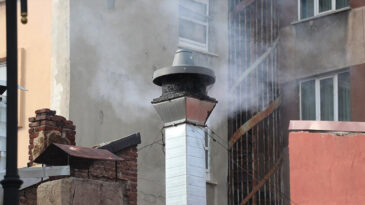 Soğuktan Korunmak İ&ccedil;in Mangal Yaktı, Hayatını Kaybetti