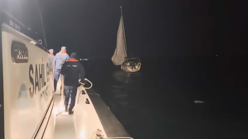 S&uuml;reklenen İki Tekne Başarıyla Kurtarıldı