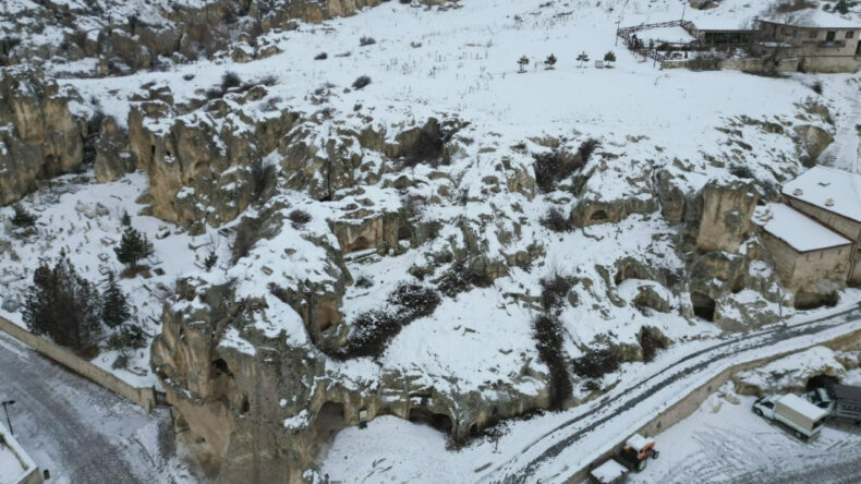 Tarihin İlk Apartmanı Kar Altında Kaldı