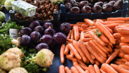 Tarlada 10 lira, markette 40 lira