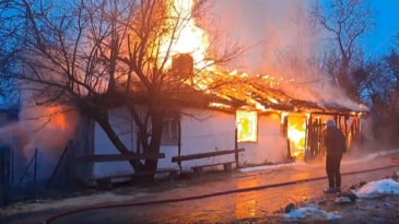 Tek Katlı Ev Alev Alev Yandı