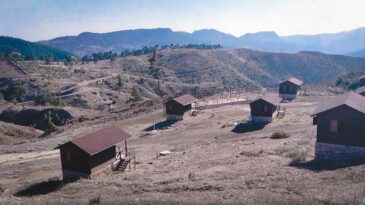 Tepkiler Artıyor: 10 Yıl &Ouml;nce Yapılan Bungalovlar Boş Bekliyor