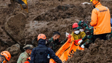 Toprak Kayması Felaketinde &Ouml;l&uuml;m Sayısı Y&uuml;kseliyor