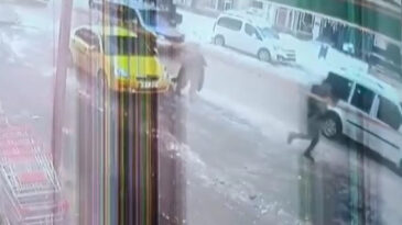 Trafik Kilitlendi, Havale Ge&ccedil;iren &Ccedil;ocuğu Hastaneye Taşıdı