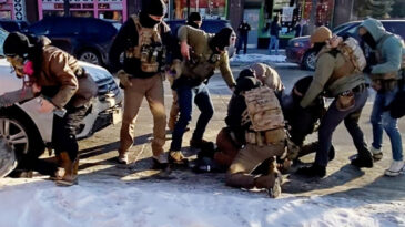 Trump, Polisin &Ouml;ld&uuml;rd&uuml;ğ&uuml; Hemşireyi Eleştirdi, G&ouml;r&uuml;nt&uuml;ler Tartışma Yarattı