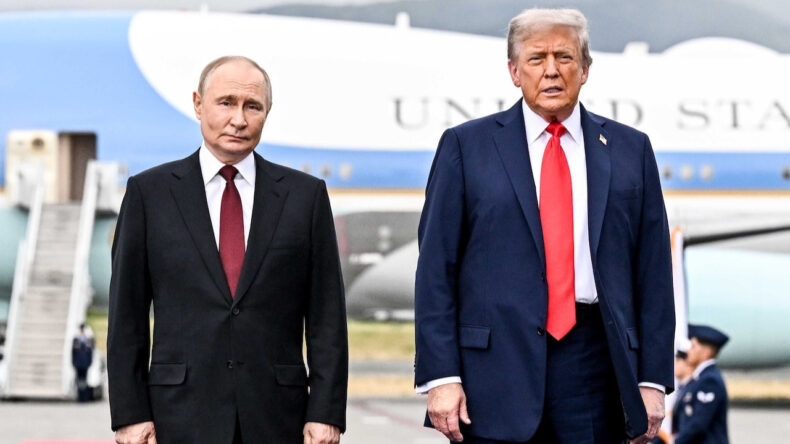 Trump ve Putin'in Fotoğrafı Beyaz Saray'da Sergileniyor