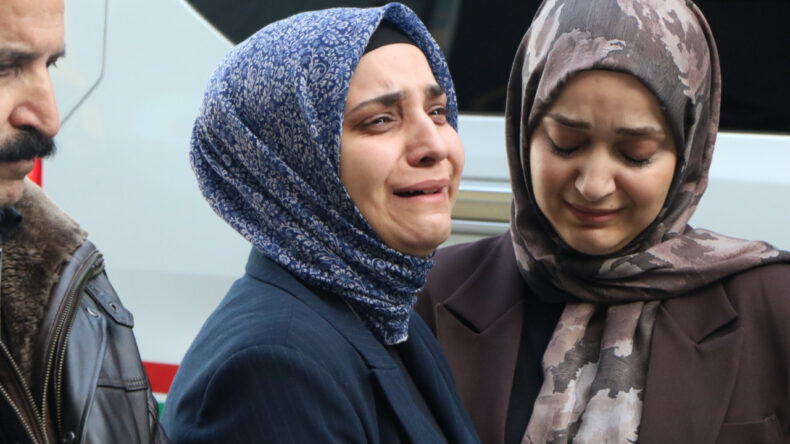 Tüm Ailesini Kaybetmişti: Gözyaşlarıyla Takip Etti