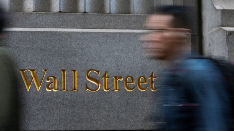 &Uuml;nl&uuml; Yatırımcıya Y&ouml;nelik Şok Edici Su&ccedil;lamalar: İşkence, Tecav&uuml;z ve Daha Fazlası