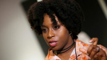 &Uuml;nl&uuml; Yazara Yapılan Saldırı &Uuml;lkeyi Sarsıyor