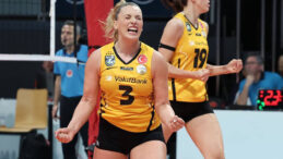 VakifBank'ta Cansu &Ouml;zbay'ın Sakatlığı Endişe Yarattı