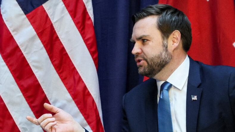 Vance: Venezuela, ABD Çıkarlarına Hizmet Ettiği Sürece Petrol Satabilir