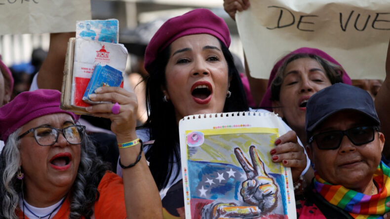 Venezuela'da ABD'nin Saldırısında Hayatını Kaybedenler İ&ccedil;in Yas İlan Edildi