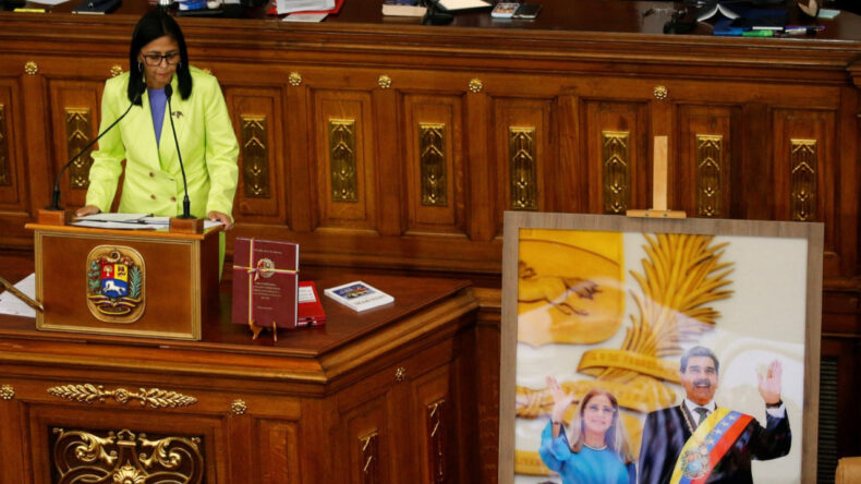 Venezuela'nın Ge&ccedil;ici Lideri: Tehditlerle Korkmuyorum