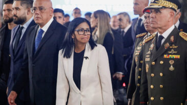 Venezuela'nın Ge&ccedil;ici Liderinden Wikipedia'ya Tepki