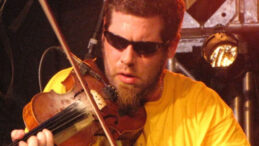 Yapay Zeka Skandalı: Yanlış Bilgi Nedeniyle Konserler İptal Edildi