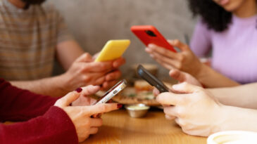 Yapay Zeka Yatırımları Akıllı Telefon ve Bilgisayar Fiyatlarını Etkiliyor