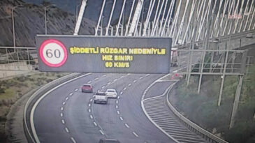 Yavuz Sultan Selim K&ouml;pr&uuml;s&uuml;'nde Şiddetli R&uuml;zgar Alarm Seviyesi İkiye Y&uuml;kseldi
