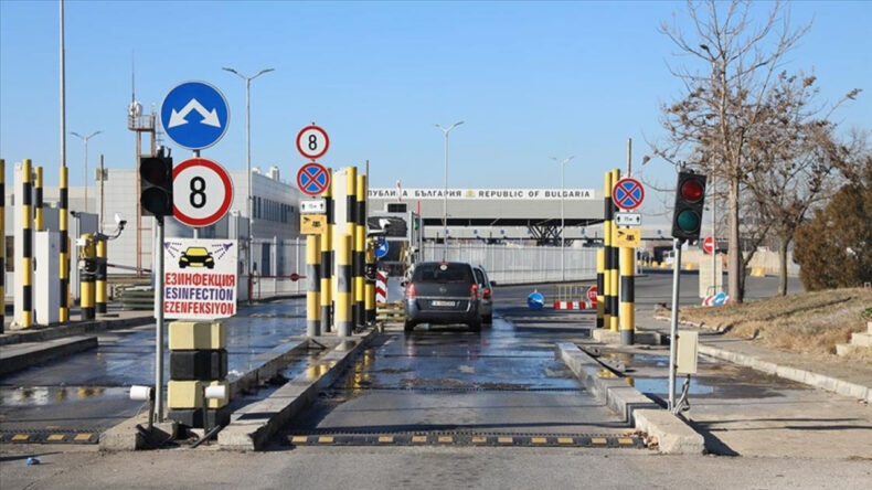 Yeni G&uuml;mr&uuml;k Kapısı Komşu ile A&ccedil;ılıyor