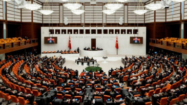Yeni Yol ile CHP'nin Ge&ccedil;im Sıkıntılarının Araştırılması &Ouml;nerisi Reddedildi