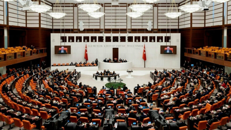 Yeni Yol ile CHP'nin Geçim Sıkıntılarının Araştırılması Önerisi Reddedildi