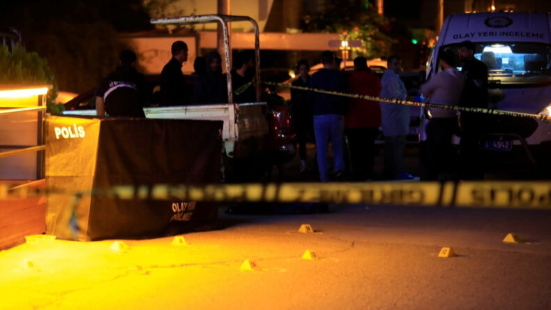 İş Yerindeki Silahlı &Ccedil;atışma: 4 Kişi Yaralandı