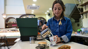 Yoğun Bakım Hemşiresi Ekşi Mayalı &Uuml;r&uuml;nlerle Yeni Bir Hayat Kurdu