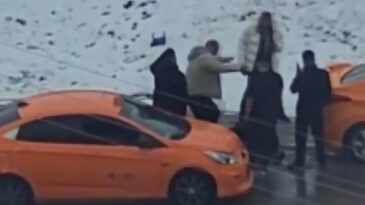 Yol Ortasında 5 Kişi Tarafından Tekme Tokat Darp Edildi