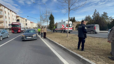 Yolda karşıya ge&ccedil;meye &ccedil;alışan vatandaş hayatını kaybetti