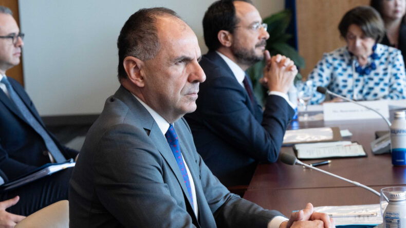 Yunan Bakan T&uuml;rkiye'nin "Mavi Vatan"ı &Uuml;zerine Yorum Yaptı