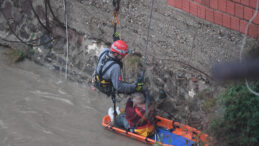 Y&uuml;kselen &Ccedil;ayda Mahsur Kaldı