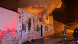 Y&uuml;r&uuml;yemiyordu, alevlerin i&ccedil;inde kaldı