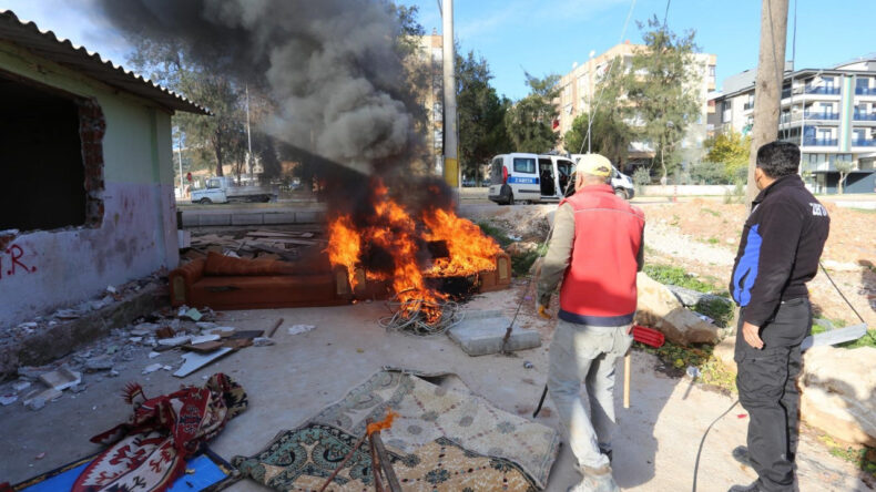 Zabıtadan Hurdacıya Sert Uyarı: Merhamet Vatanı İhanet
