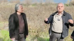 '30 Yılıma Mal Oldu' Diyerek İsyan Etti: Tek Tek S&ouml;k&uuml;yoruz, &Uuml;cretsiz Dağıtıyoruz