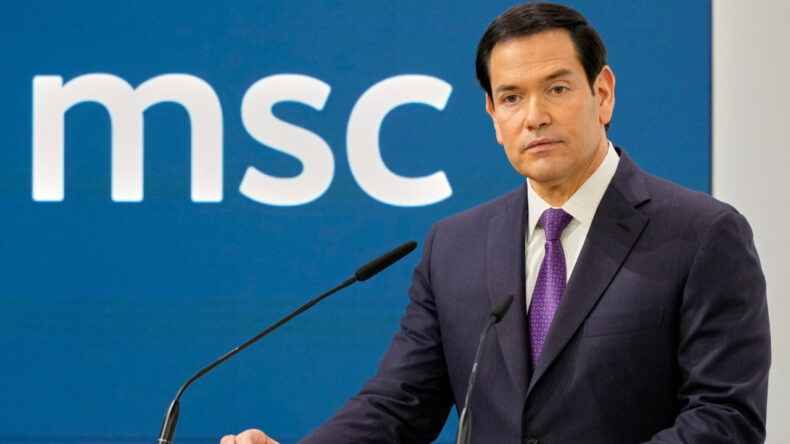 'Biz Avrupa'nın &ccedil;ocuklarıyız' dedi, k&uuml;rs&uuml;de m&uuml;ttefikleri azarladı