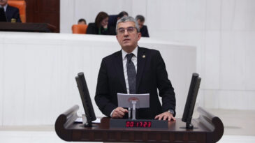 'Bu iğren&ccedil;liğe katıldılar' dedi, sert &ccedil;ıktı: Ne bekleniyor?