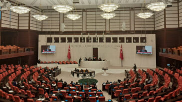 'Polis İntiharları Araştırılsın' &Ouml;nerisi AKP ve MHP Oylarıyla Reddedildi