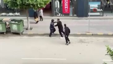 'Telefonumun ekranına baktın' dedi, yumrukla saldırdı