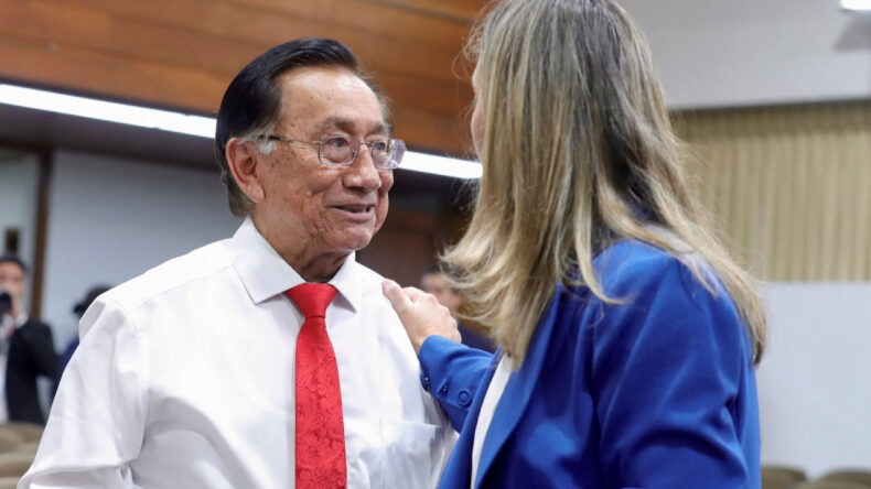 10 Yılda Ülkenin Dokuzuncu Devlet Başkanı Seçildi