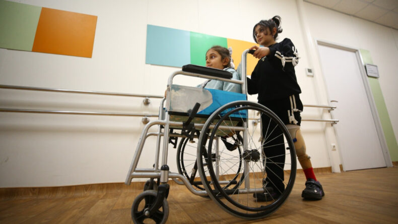 117 Saat Enkazda Kaldı, Öğretmenlik Hayaline Protez Bacakla İlerliyor