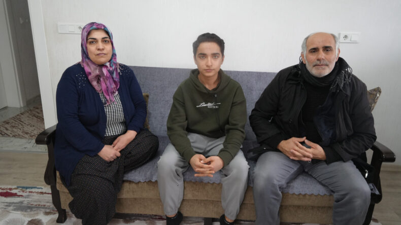 15 Yaşında T&uuml;m Ailesini Kaybetti: &ldquo;6 Kişiden Bir Ben Kaldım&rdquo;