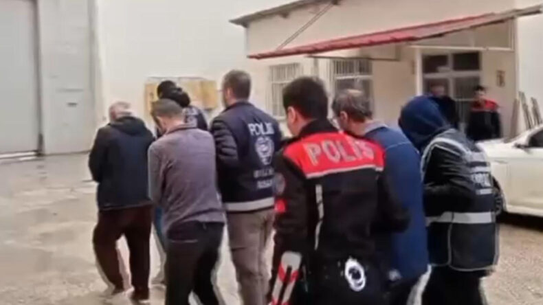 20 Yıl &Ouml;nce Kaybolan 3 Kişinin &Ouml;ld&uuml;r&uuml;ld&uuml;ğ&uuml; ve G&ouml;m&uuml;ld&uuml;ğ&uuml; Ortaya &Ccedil;ıktı