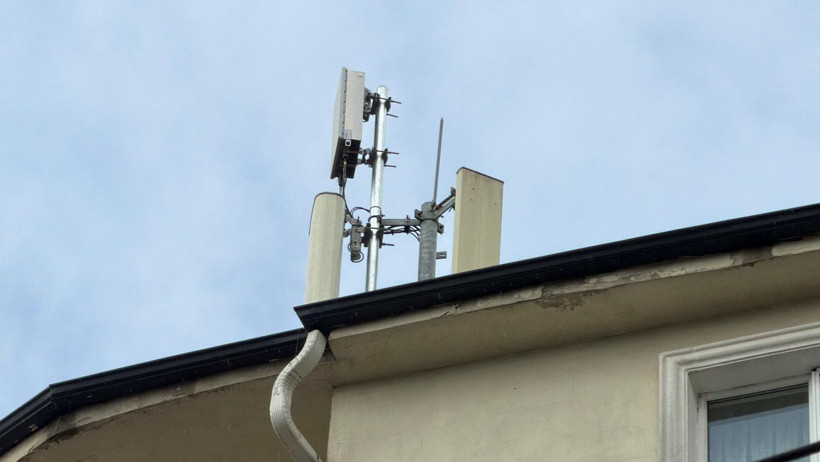 Baz istasyonu tamiri sırasında düşme anı