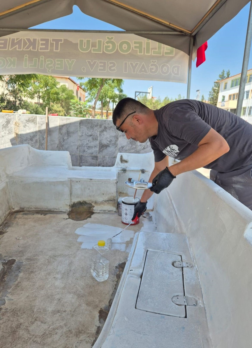 Öğrenciler Kitap Okurken