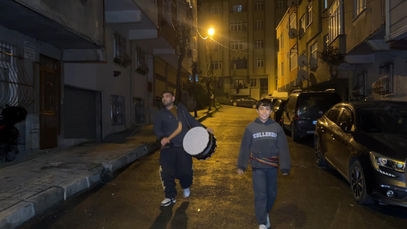 Sahur için ekmek alımı